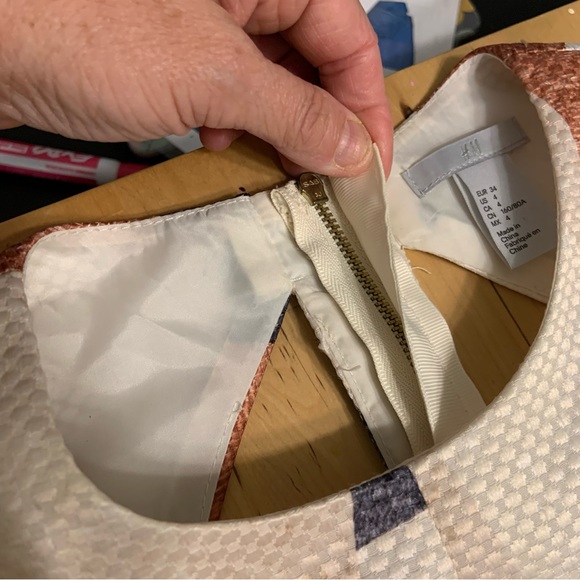 H&M fit and flare summer dress with brown, black, tan geometric pattern size S - Picture 4 of 11